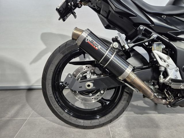 suzuki - gsr-750