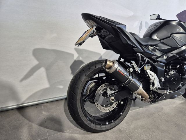 suzuki - gsr-750