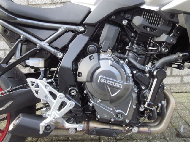 suzuki - gsx-8s