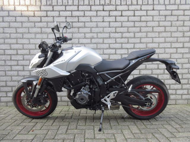 suzuki - gsx-8s