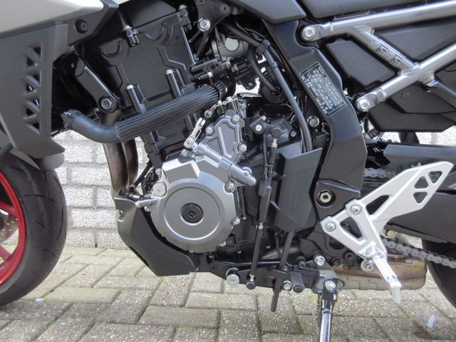 suzuki - gsx-8s