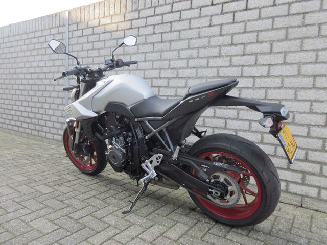 suzuki - gsx-8s
