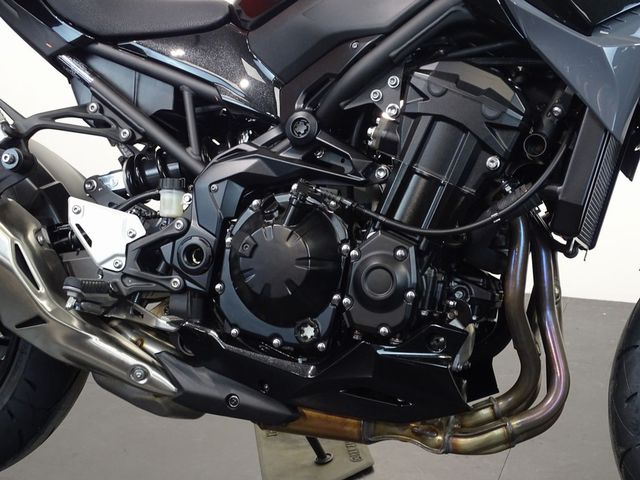 kawasaki - z900