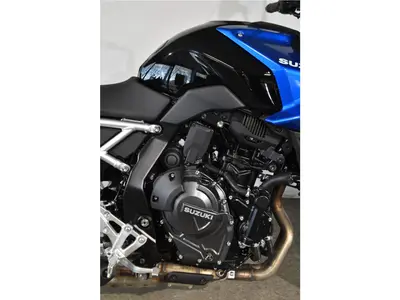 SUZUKI GSX-8S – foto 3