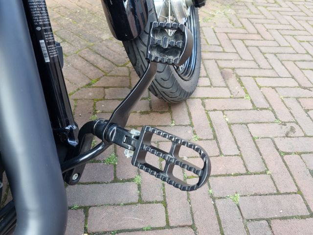 harley-davidson - street-bob-fxdb