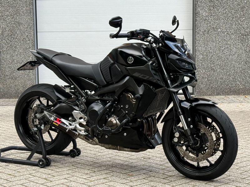 Yamaha MT09 Techblack Akrapovic Racing line Origineel NL 2020 2020 occasion