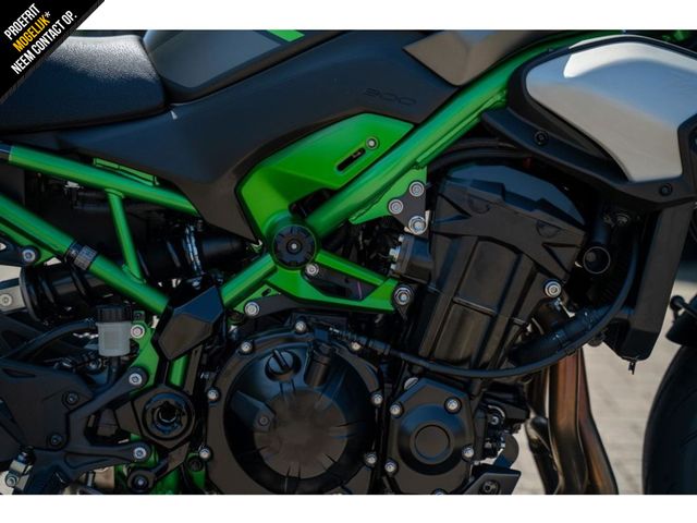 kawasaki - z900