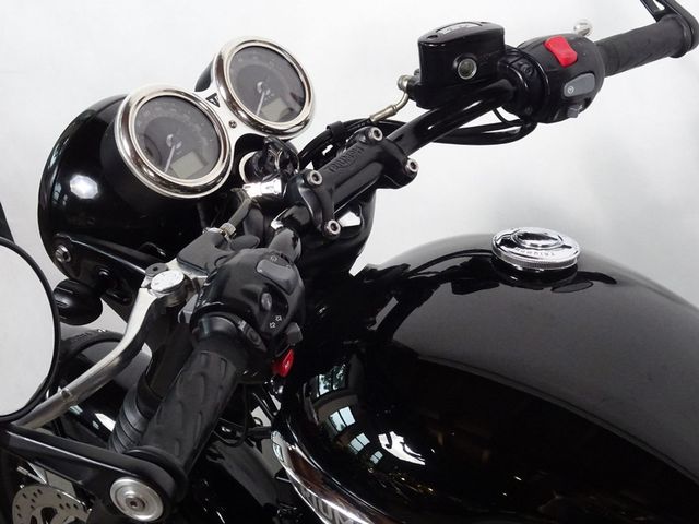 triumph - bonneville-t-120-black