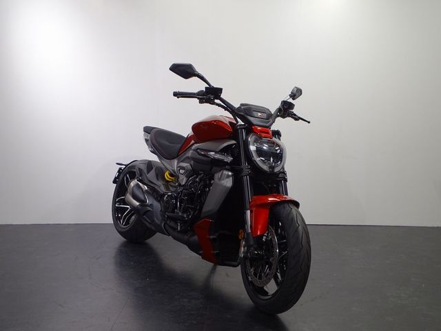 ducati - diavel-v4