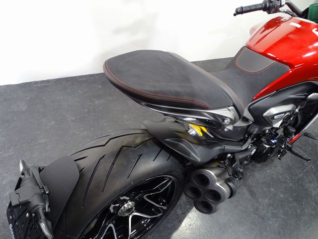 ducati - diavel-v4