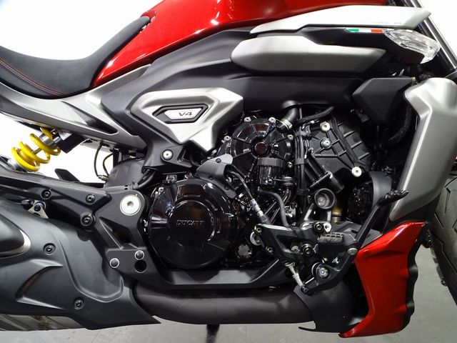 ducati - diavel-v4