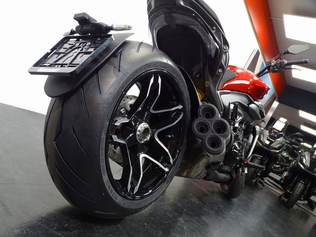 ducati - diavel-v4