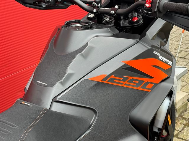 ktm - 1290-super-adventure-s