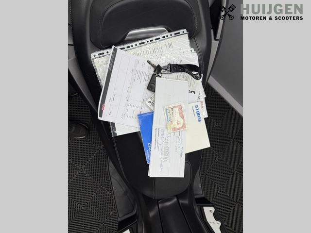 yamaha - x-max-300-abs