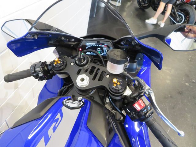yamaha - yzf-r1