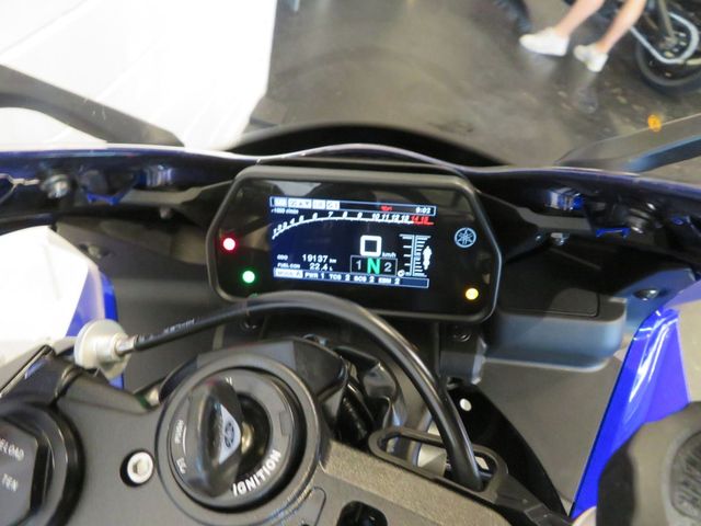 yamaha - yzf-r1