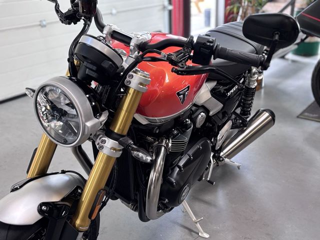 triumph - speed-twin-1200-rs