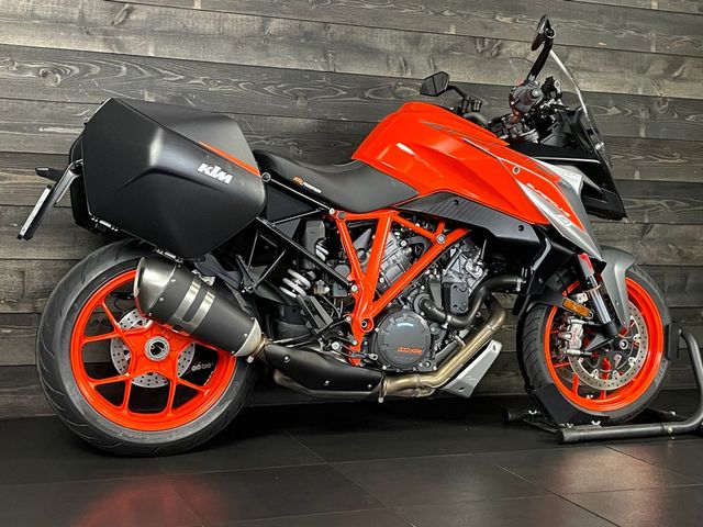 ktm - 1290-super-duke-gt