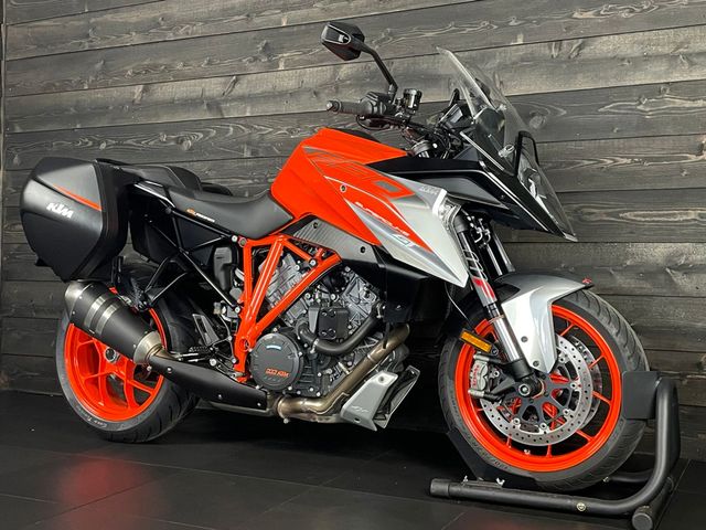 ktm - 1290-super-duke-gt
