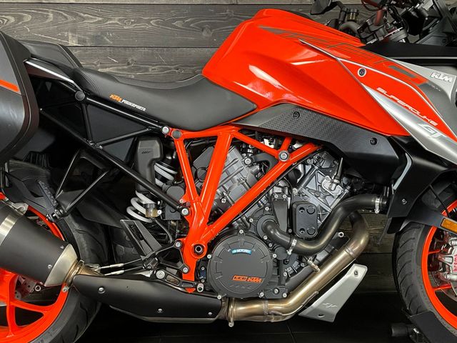 ktm - 1290-super-duke-gt