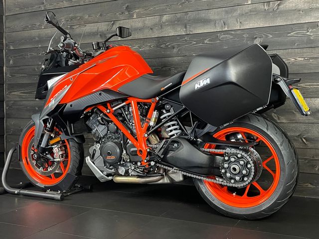 ktm - 1290-super-duke-gt
