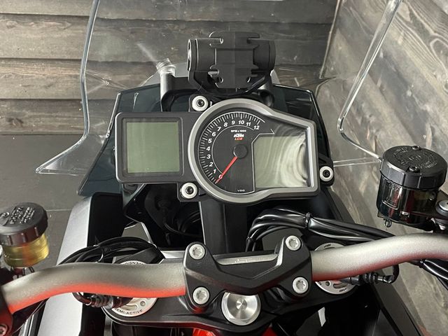 ktm - 1290-super-duke-gt