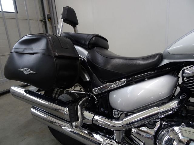 suzuki - intruder-c-800-classic