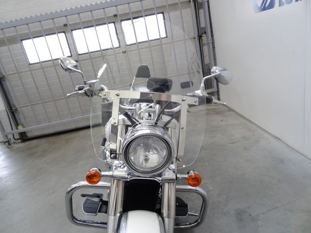 suzuki - intruder-c-800-classic