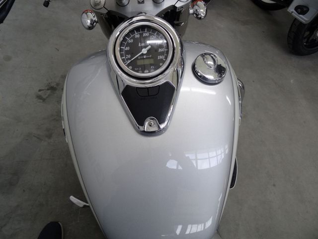 suzuki - intruder-c-800-classic