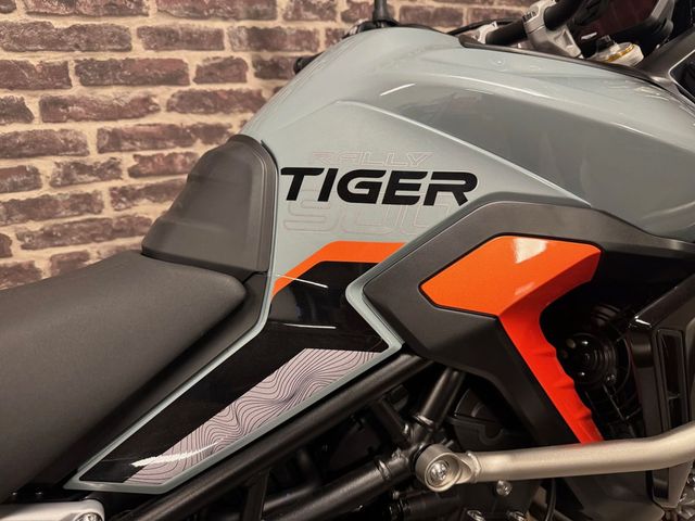 triumph - tiger-900-desert-edition