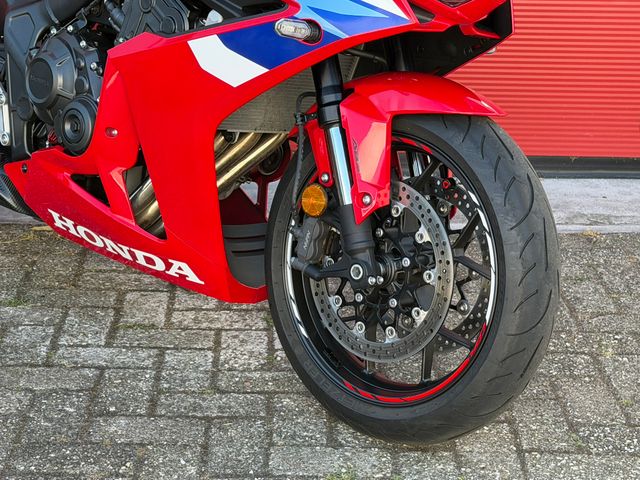 honda - cbr-650-r