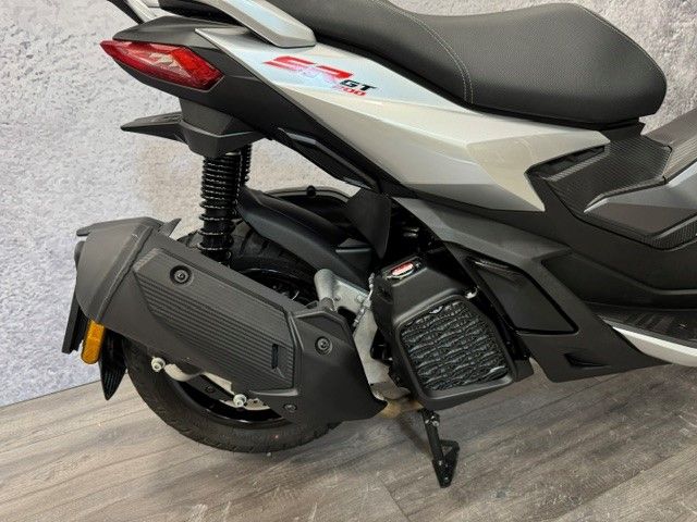 aprilia - sr-gt-200