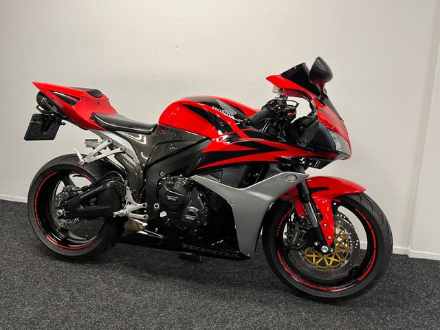 honda - cbr-600-rr
