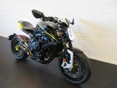 MV AGUSTA BRUTALE 800 DRAGSTER RR – foto 2