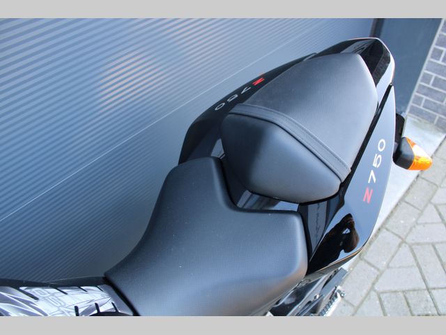 kawasaki - z-750