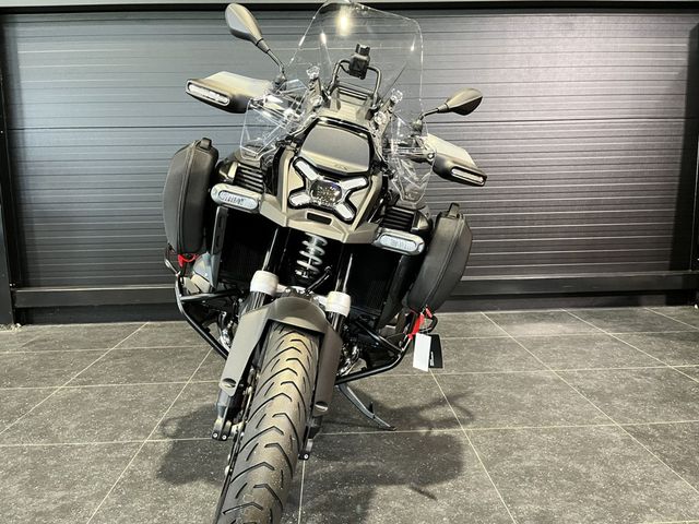 bmw - r-1300-gs-adventure-triple-black