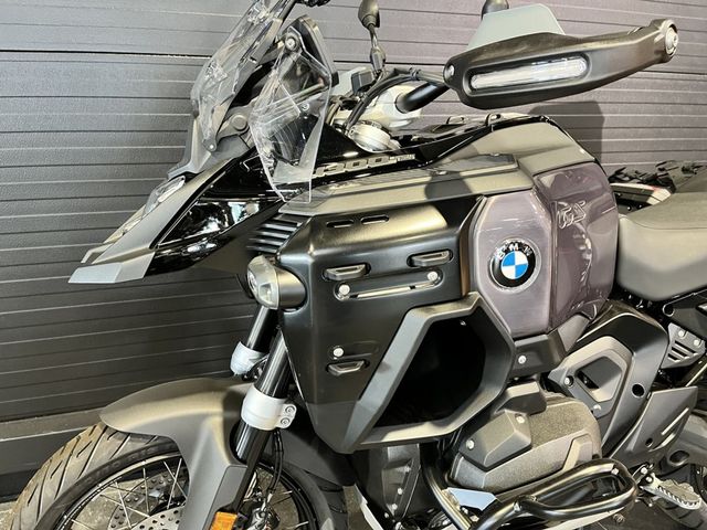 bmw - r-1300-gs-adventure-triple-black