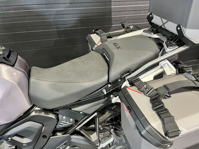 bmw - r-1300-gs-adventure-triple-black