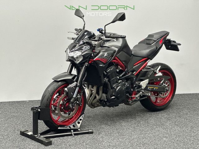 kawasaki - z900