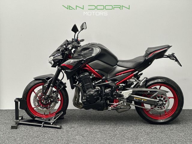 kawasaki - z900