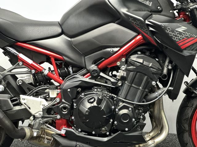 kawasaki - z900