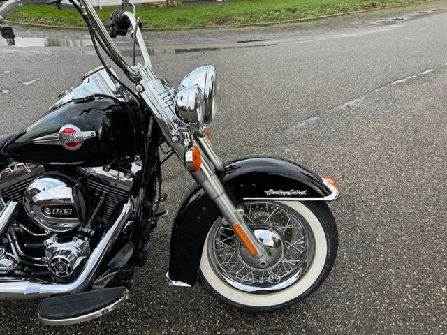 harley-davidson - heritage-softail-classic-flstc