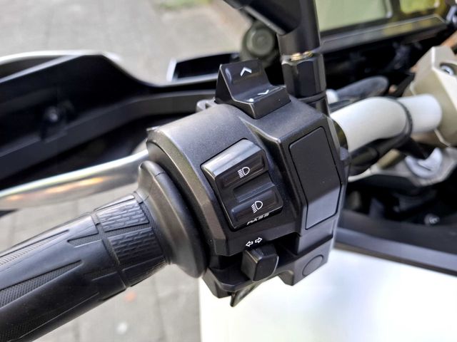 yamaha - tracer-900-abs