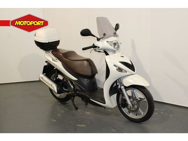 suzuki - ux-150