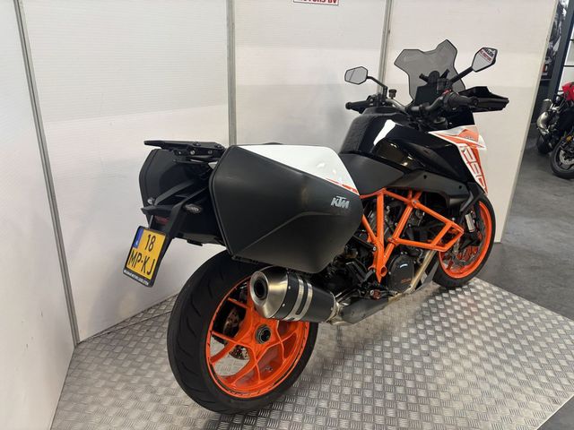 ktm - 1290-super-duke-gt