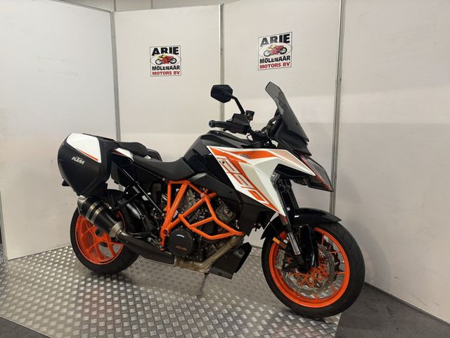 ktm - 1290-super-duke-gt