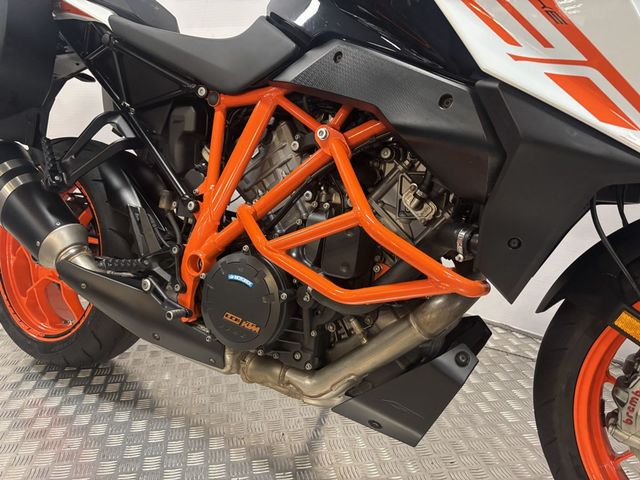 ktm - 1290-super-duke-gt