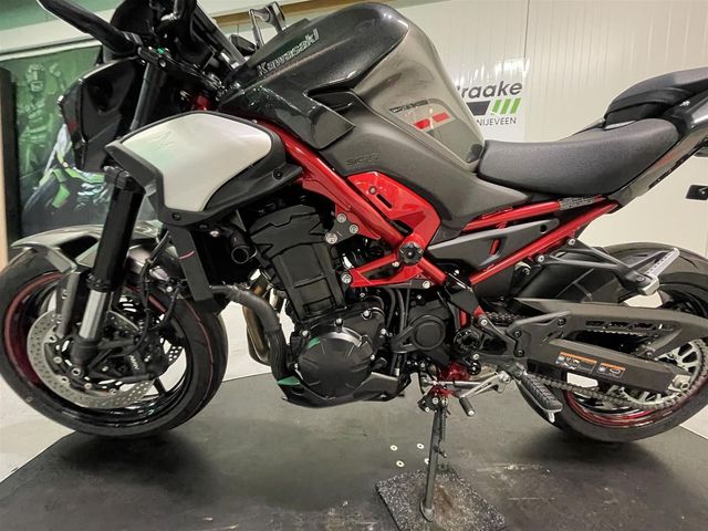kawasaki - z900