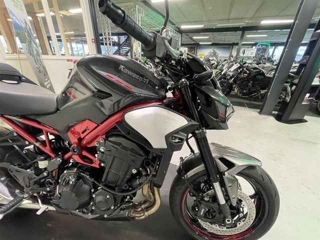 kawasaki - z900