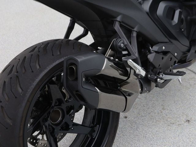 bmw - r-1300-rs